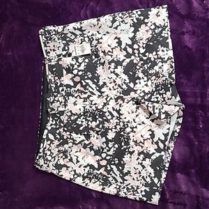 EXPRESS floral shorts w/ pockets